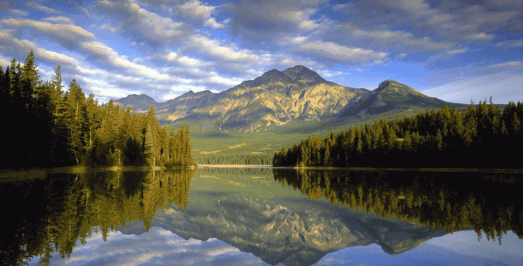 Pyramid Lake, Alberta