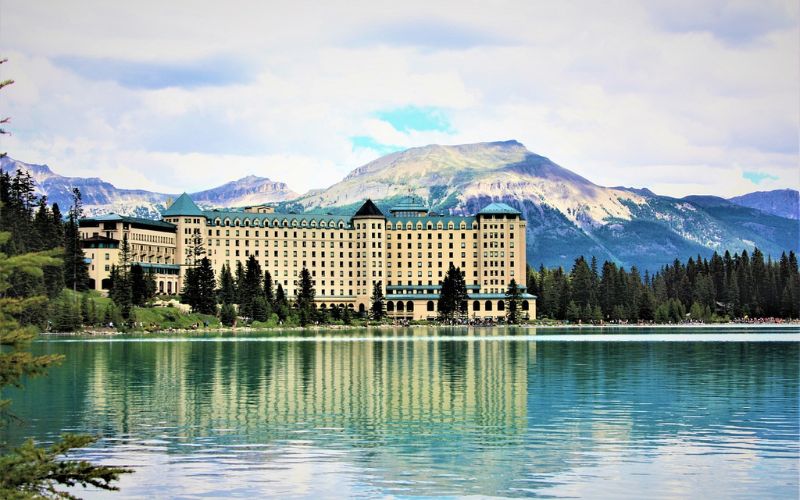 Chateau Lake Louise, Alberta