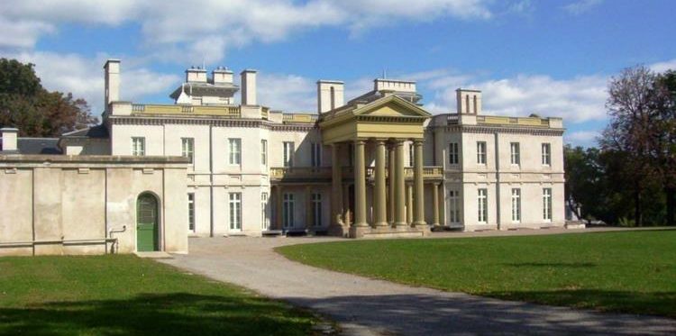 Dundurn Castle in Hamilton, Ontario